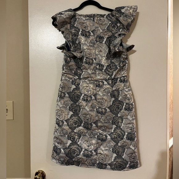 TCEC FLOWER DRESS - Picture 2 of 3